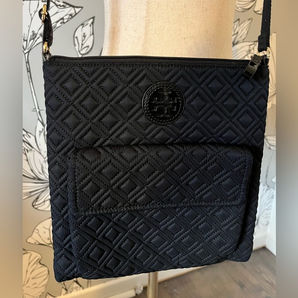 Tory Burch Bags Tory Burch Diamond Quilted Body Bag Poshmark